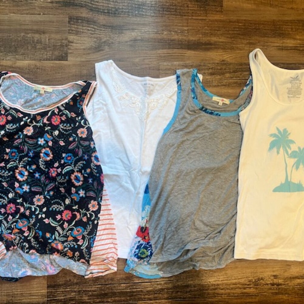 LOT of 4 XL tanks - for the beach and sunshine!